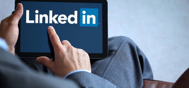 HOW TO RESPECTFULLY INTRODUCE YOUR LINKEDIN CONNECTIONS VIA EMAIL
